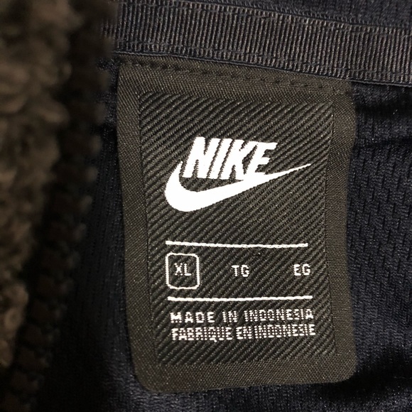 Nike Sweater - Picture 4 of 5